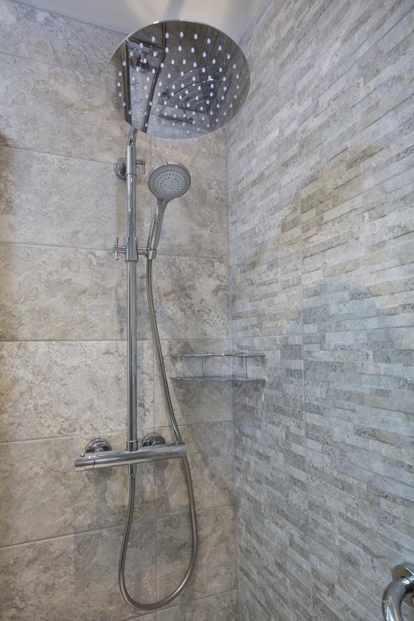 Family Room,1217008609:JPEG